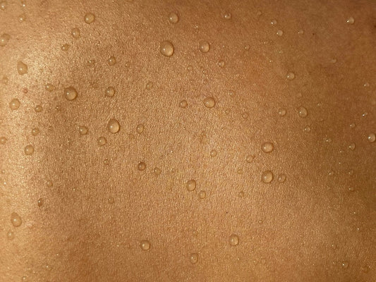 How Natural Body Oil Nourishes Your Skin and Boosts Hydration